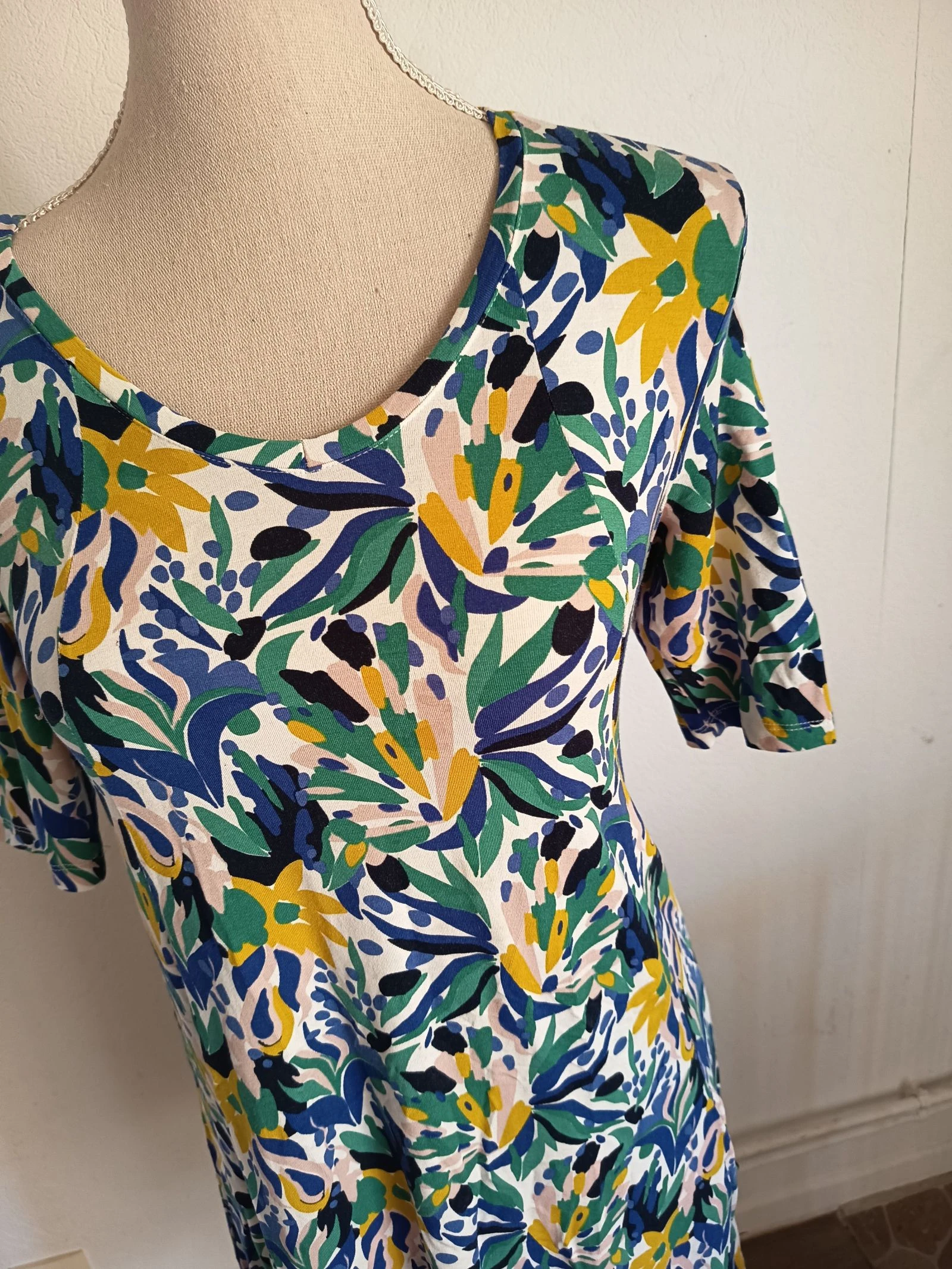 Jolie robe fleuris Zilch taille XS – photo 2